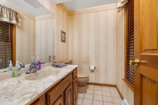 $529,900 | 3 Buckingham Court, Clifton Park, NY 12065