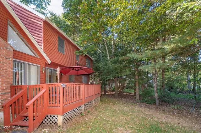 $529,900 | 3 Buckingham Court, Clifton Park, NY 12065