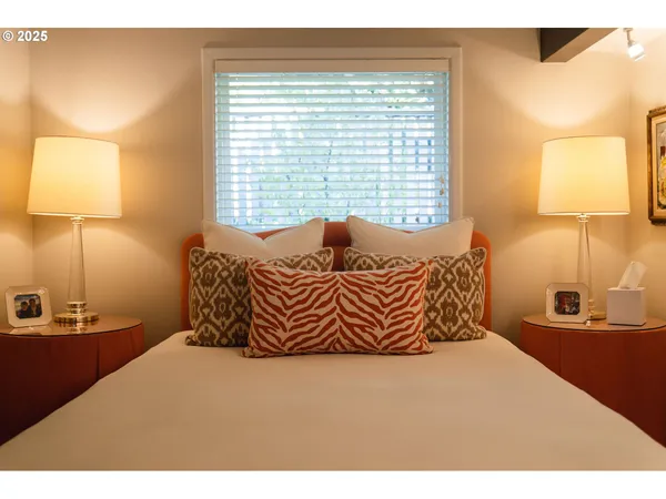 $1,250,000 | 11330 Southwest Lynnvale Drive, Portland, OR 97225