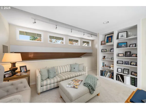 $1,250,000 | 11330 Southwest Lynnvale Drive, Portland, OR 97225