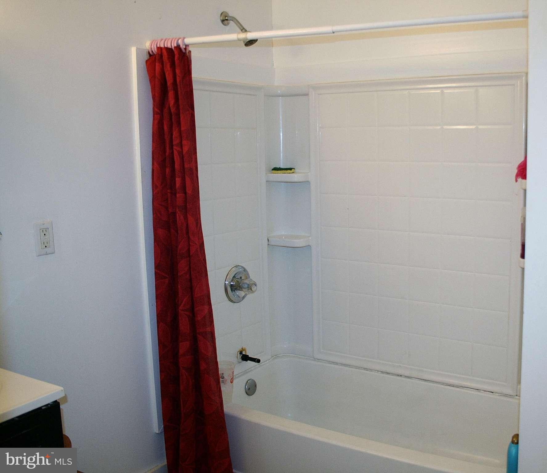 4018 Ritchie Highway Baltimore, MD 21225 - Photo 10 of 12 Bath