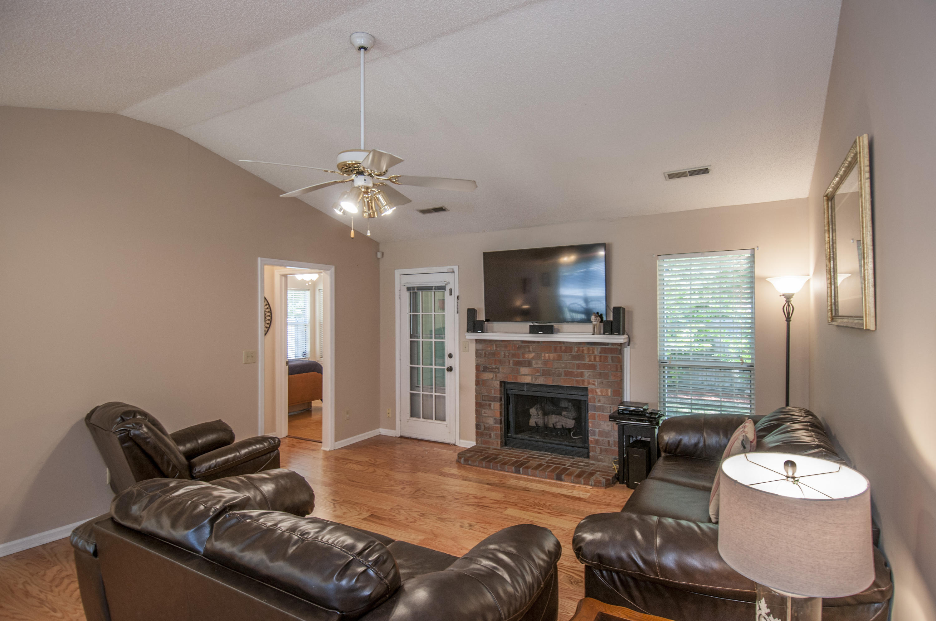 2441 Castlereagh Road Charleston, SC 29414 - Photo 2 of 15 _DSC6570
