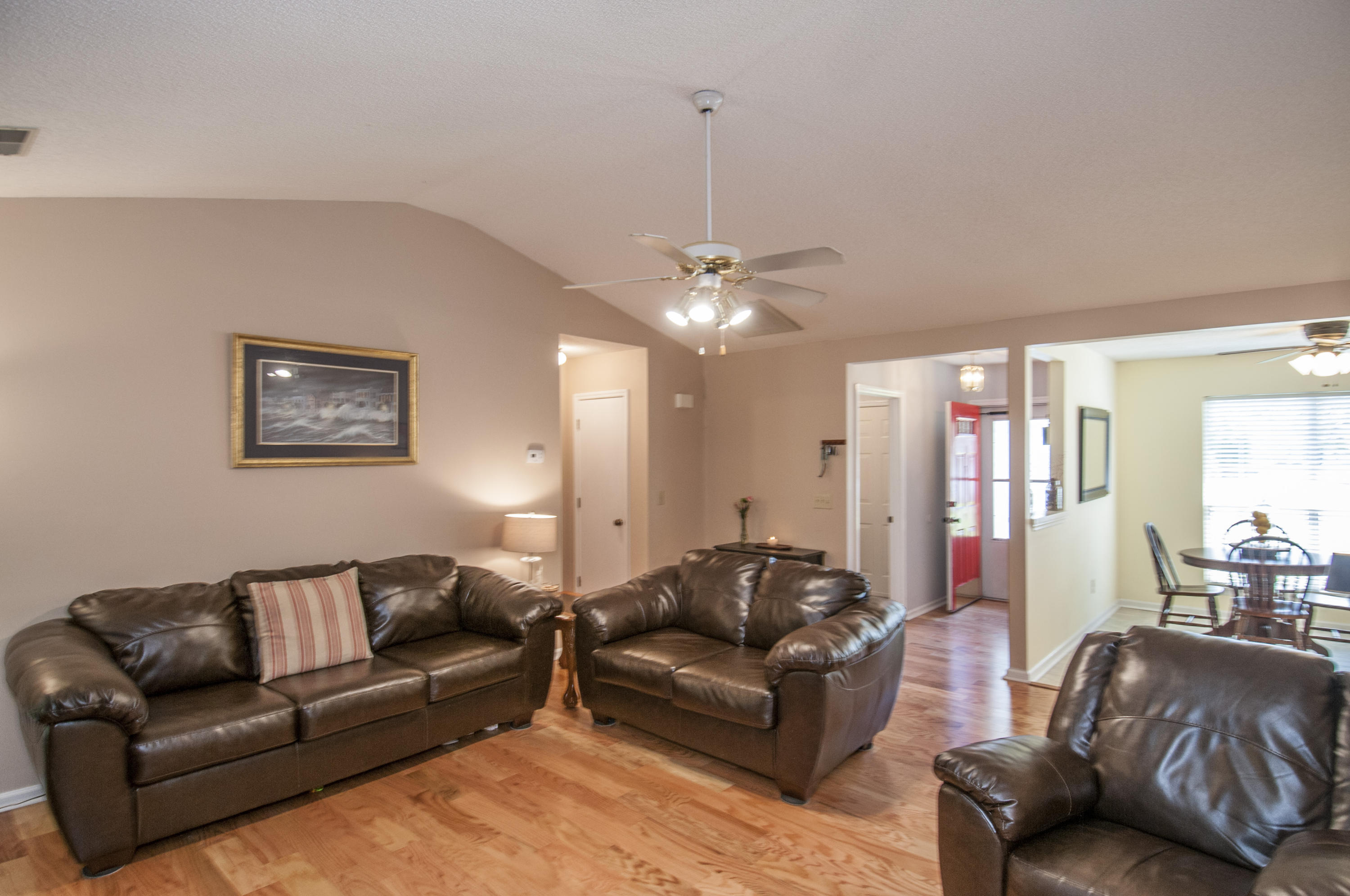 2441 Castlereagh Road Charleston, SC 29414 - Photo 3 of 15 Family Room