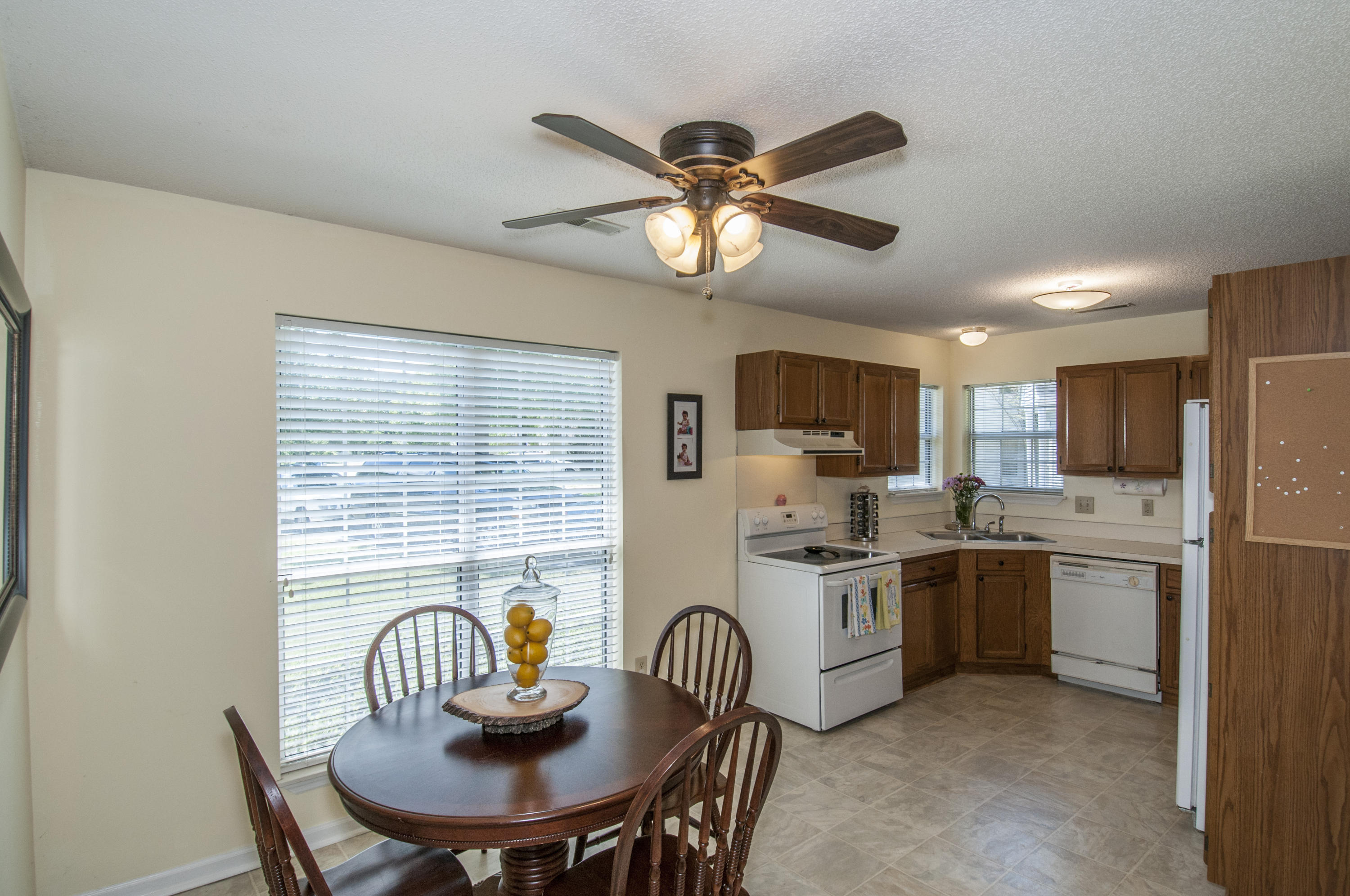 2441 Castlereagh Road Charleston, SC 29414 - Photo 4 of 15 Kitchen
