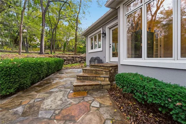 $1,100,000 | 26640 West 109th Street, Olathe, KS 66061