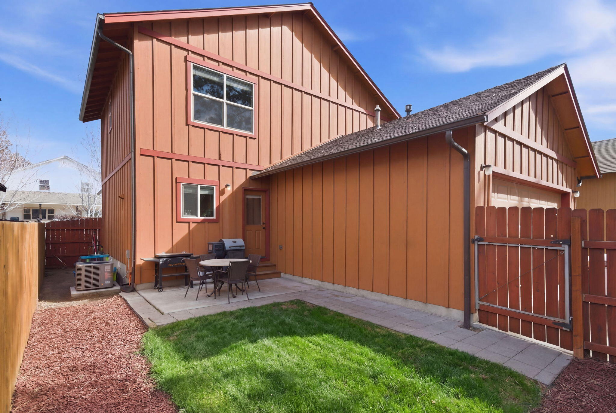 62761 Hawkview Road Bend, OR 97701 - Photo 21 of 24 21-web-or-mls-DSC_8693_grass_20e713a5-60