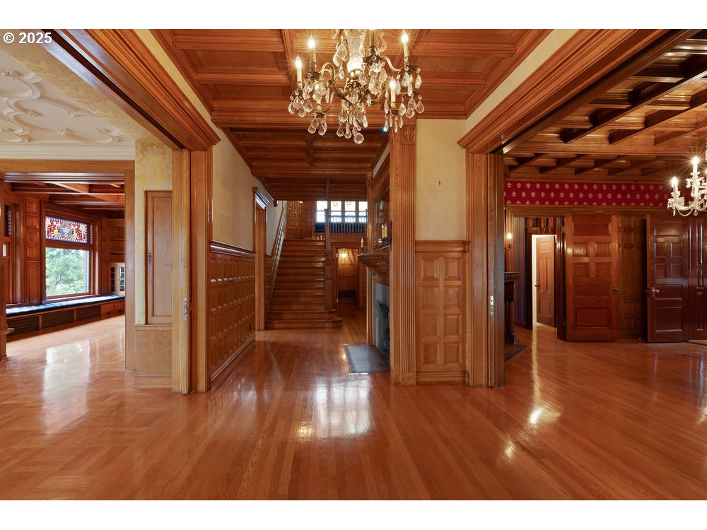 1816 Southwest Hawthorne Terrace Portland, OR 97201 - Photo 15 of 48 a view of gallery with wooden floor