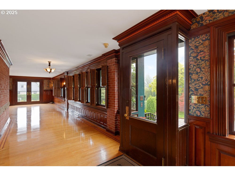 1816 Southwest Hawthorne Terrace Portland, OR 97201 - Photo 24 of 48 a view interior of the house
