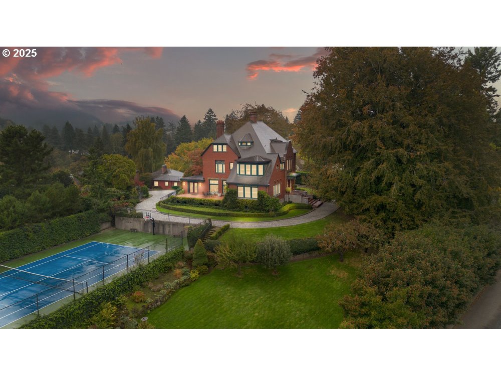 1816 Southwest Hawthorne Terrace Portland, OR 97201 - Photo 3 of 48 a black and white photo of a house