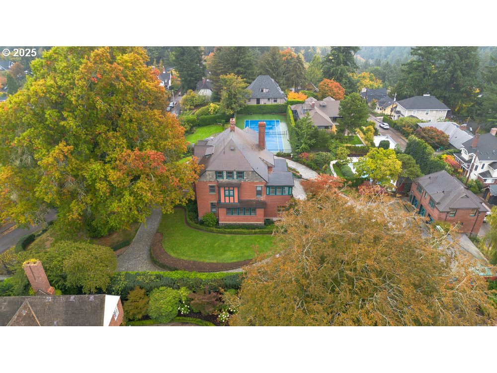 1816 Southwest Hawthorne Terrace Portland, OR 97201 - Photo 4 of 48 a view of a city