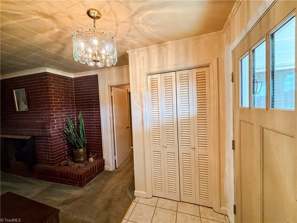 727 North Franklin Road Mount Airy, NC 27030 - Photo 4 of 48 Gallery Image 4