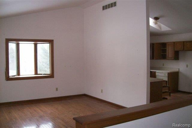 9204 Evergreen Road Brighton, MI 48116 - Photo 4 of 10 1 22 10 081