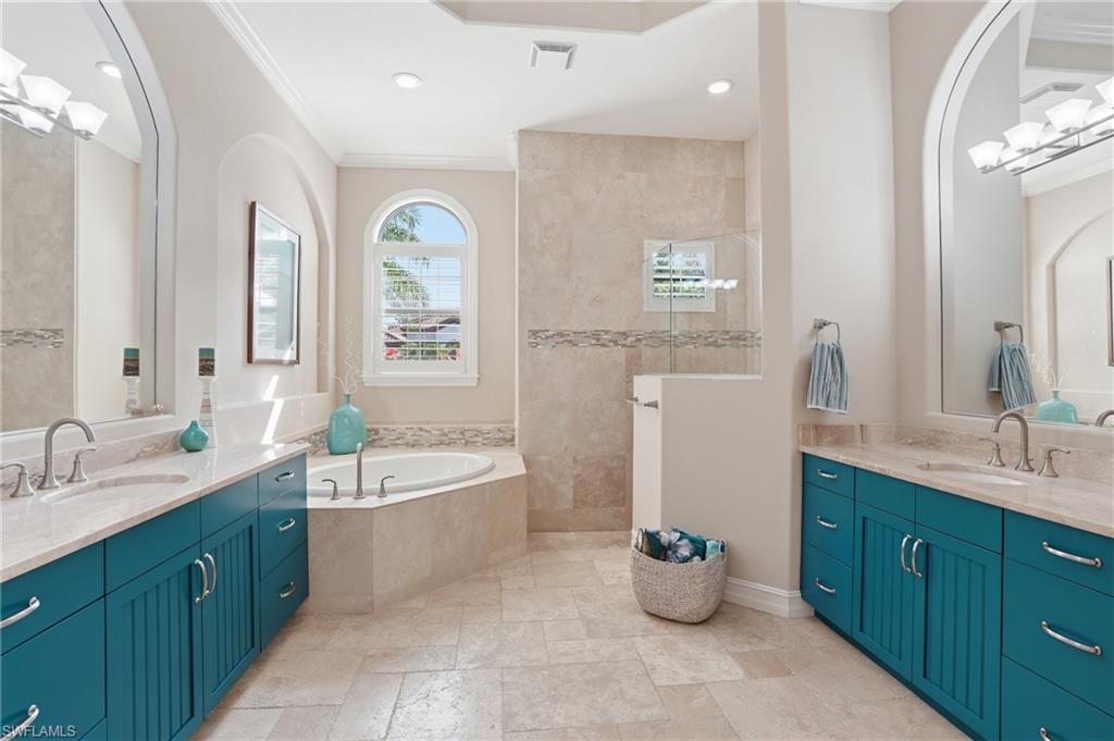 6453 Costa Circle Naples, FL 34113 - Photo 22 of 47
