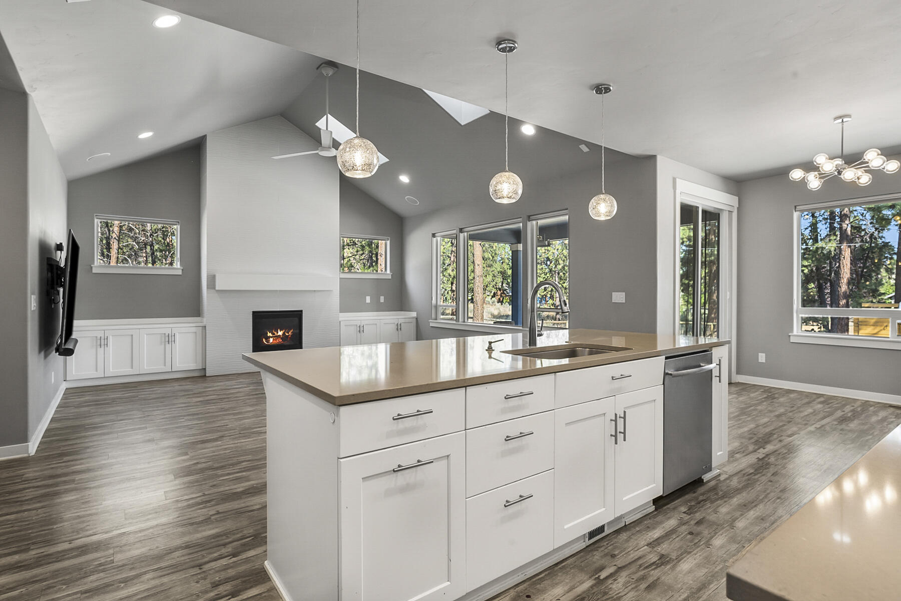 19580 Buck Canyon Road Bend, OR 97702 - Photo 14 of 69 Kitchen and Great Room