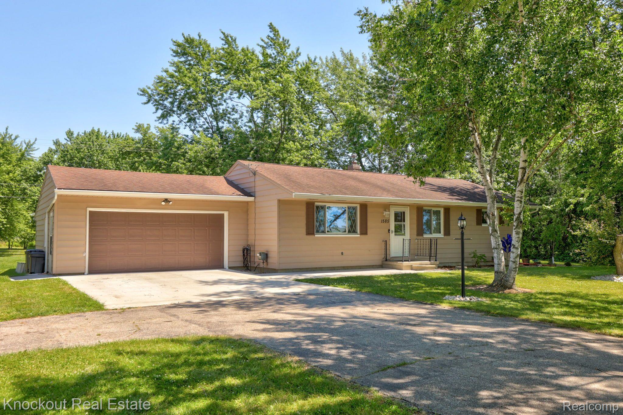 1585 South Reese Road Reese, MI 48757 - Photo 2 of 66 Gallery Image 2