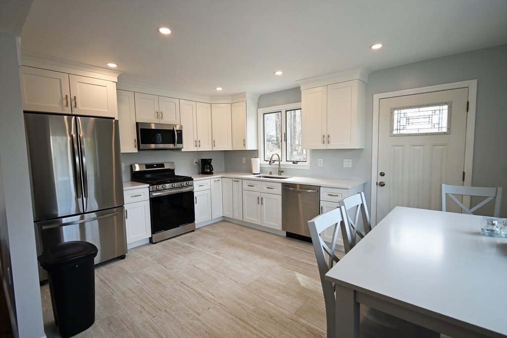 241 Argilla Road, Unit B Ipswich, MA 01938 - Photo 9 of 18 Gallery Image 9