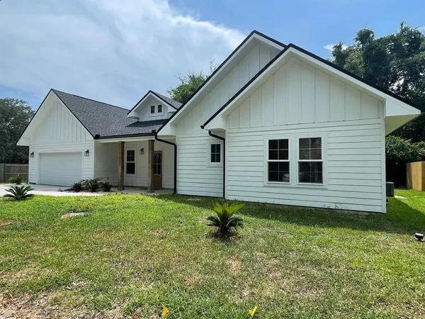 $2,375 | 1321 Cedar Avenue South, Niceville, FL 32578