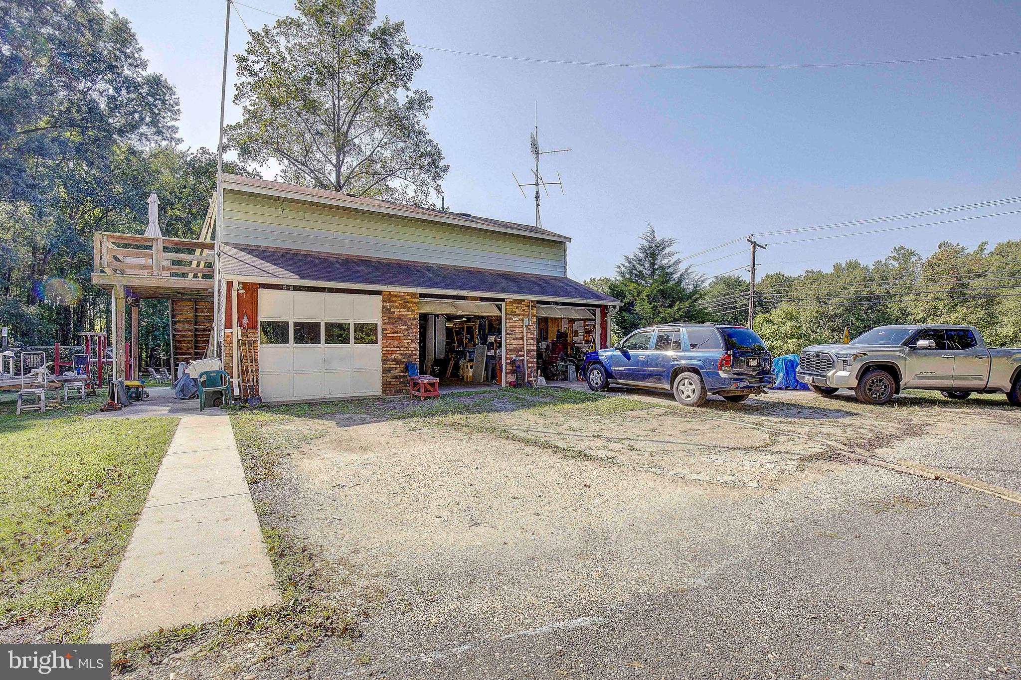 7685 Race Road Jessup, MD 20794 - Photo 3 of 54 3 car garage