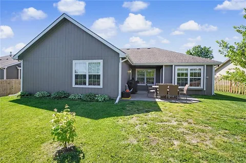 $339,500 | 928 Bluestem Drive, Baldwin City, KS 66006