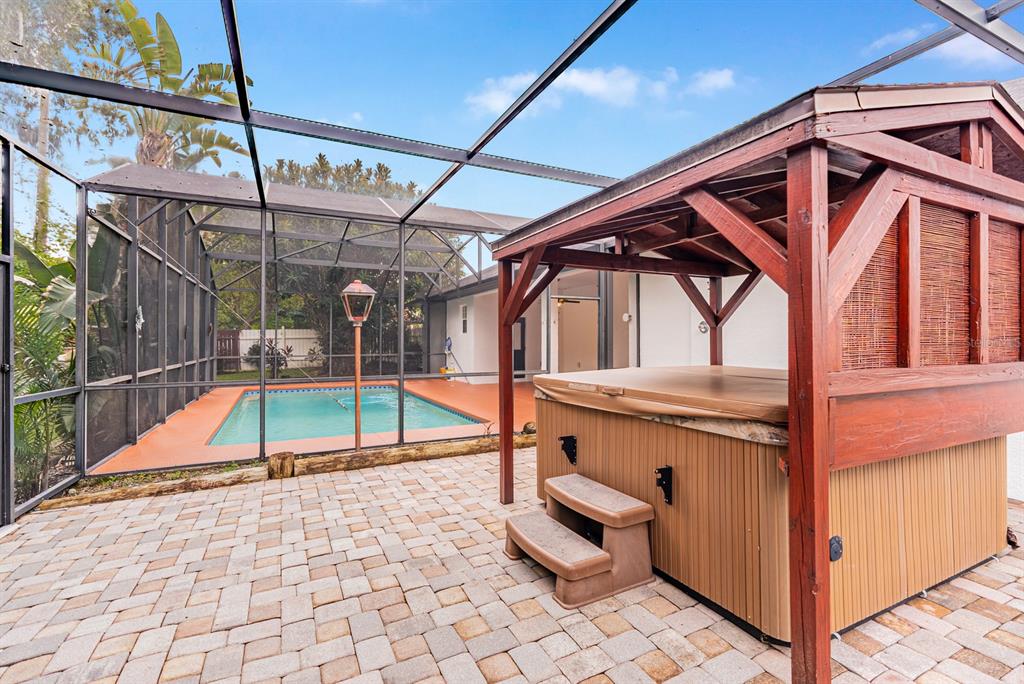1670 Taylor Ridge Loop Kissimmee, FL 34744 - Photo 29 of 36 a view of sitting area with balcony