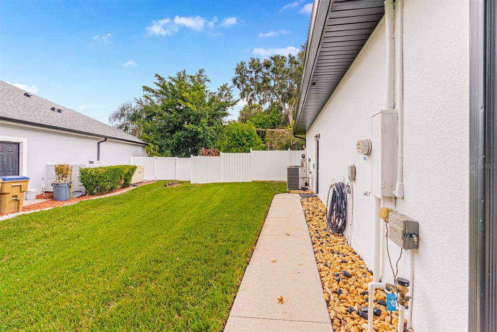 1670 Taylor Ridge Loop Kissimmee, FL 34744 - Photo 32 of 36