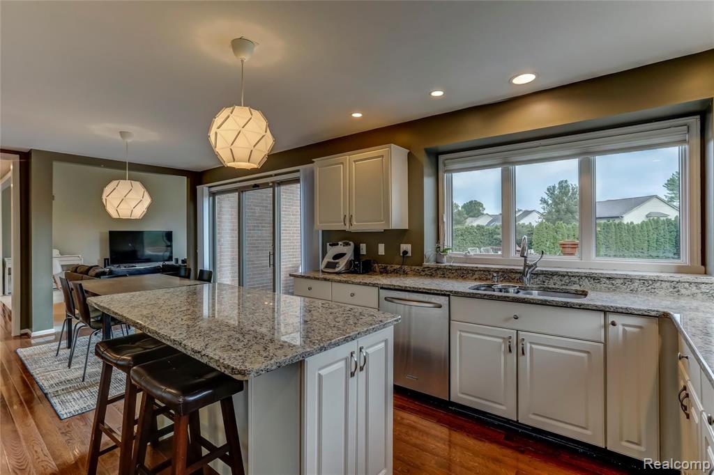608 Appoline Court Rochester, MI 48307 - Photo 14 of 49