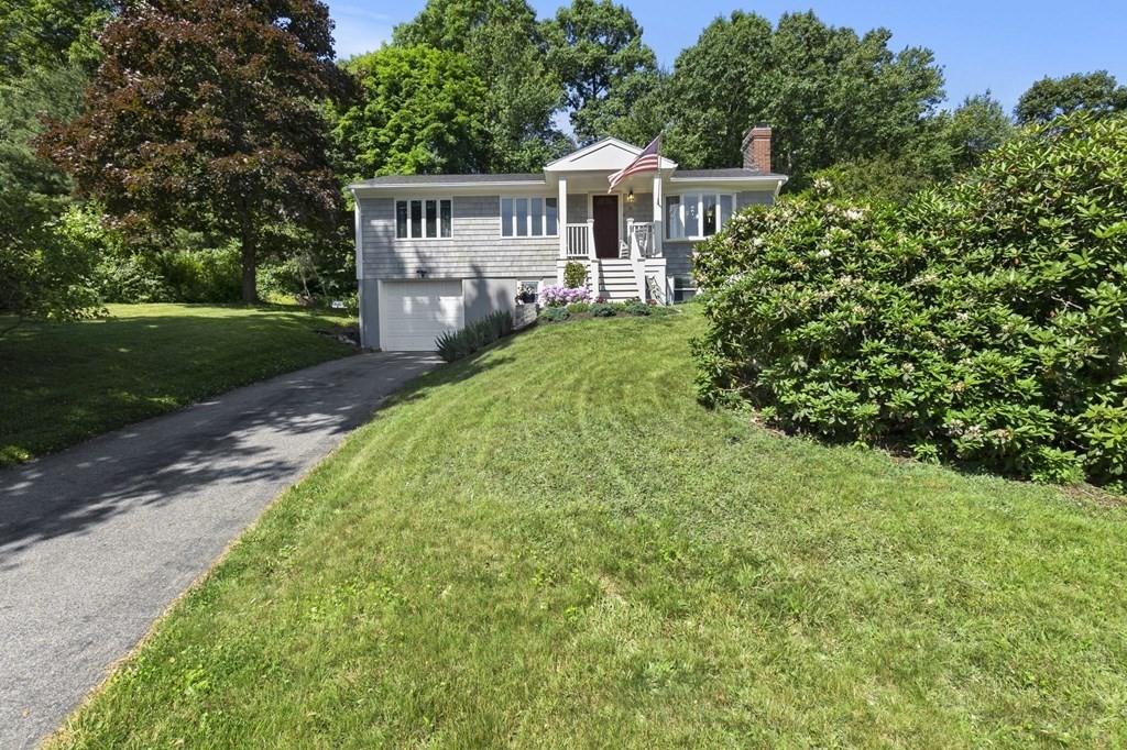 16 Juniper Street Ipswich, MA 01938 - Photo 2 of 41