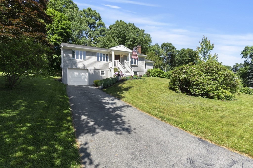 16 Juniper Street Ipswich, MA 01938 - Photo 3 of 41