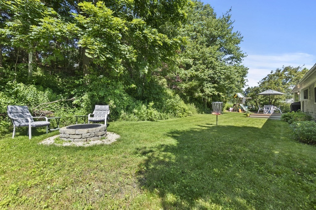 16 Juniper Street Ipswich, MA 01938 - Photo 6 of 41