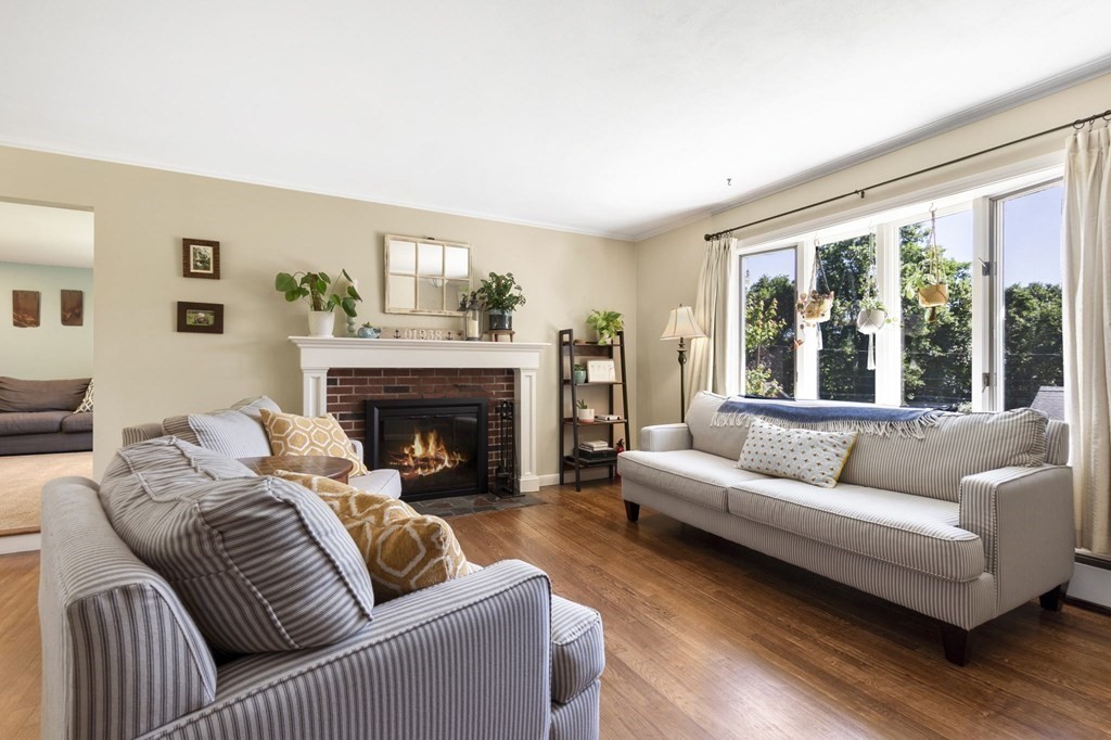 16 Juniper Street Ipswich, MA 01938 - Photo 9 of 41