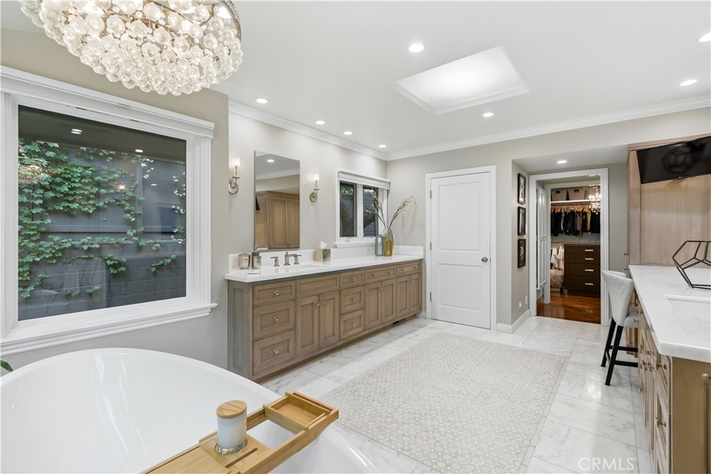 15946 Woodvale Road Encino, CA 91436 - Photo 24 of 51