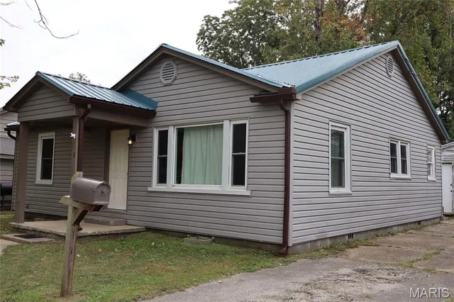 $152,900 | 725 West Bain Street, Dexter, MO 63841