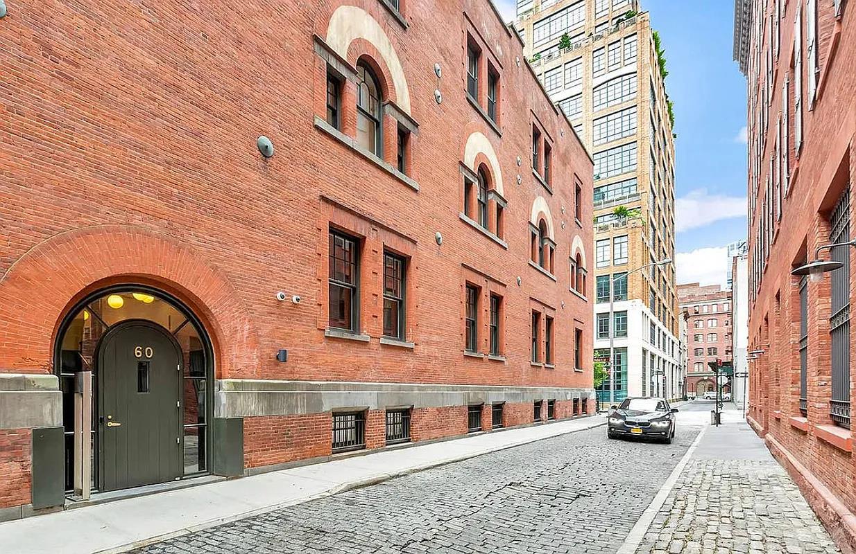 60 Collister Street, Unit PH5B Manhattan, NY 10013 - Photo 15 of 23 a view of a large building