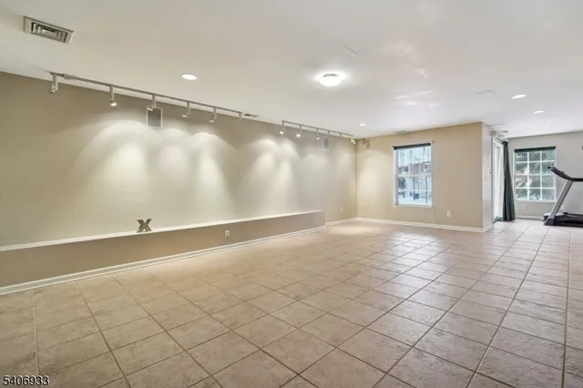 $4,000 | 163 Gladstone Drive, Parsippany, NJ 07054