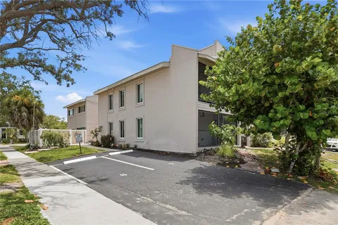 $400,000 | 3120 Beach Boulevard South, Unit 1, Gulfport, FL 33707