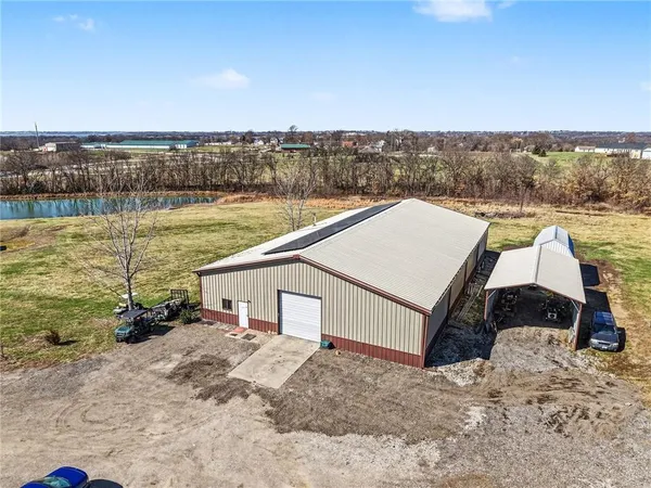 $1,650,000 | 18401 Ssr-w Highway, Smithville, MO 64089