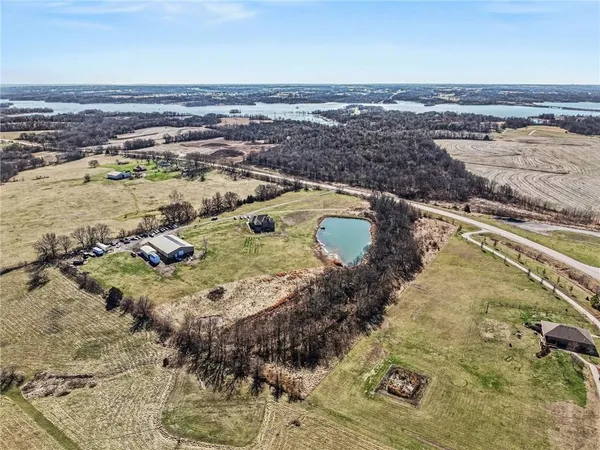 $1,650,000 | 18401 Ssr-w Highway, Smithville, MO 64089