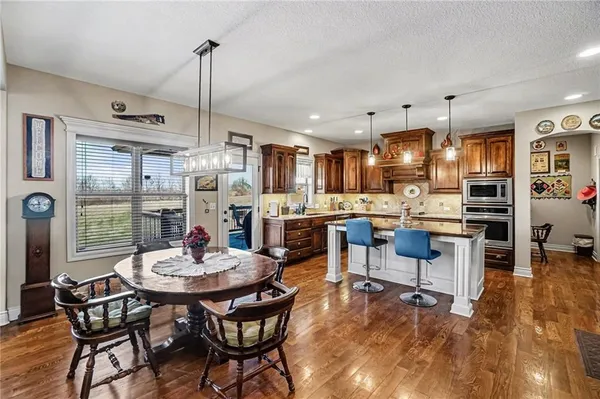 $1,650,000 | 18401 Ssr-w Highway, Smithville, MO 64089