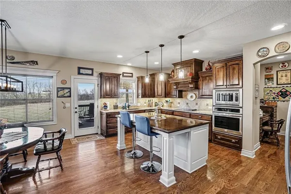 $1,650,000 | 18401 Ssr-w Highway, Smithville, MO 64089