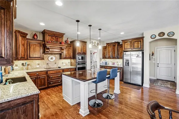 $1,650,000 | 18401 Ssr-w Highway, Smithville, MO 64089