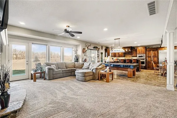 $1,650,000 | 18401 Ssr-w Highway, Smithville, MO 64089