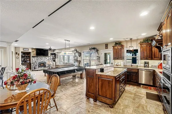 $1,650,000 | 18401 Ssr-w Highway, Smithville, MO 64089
