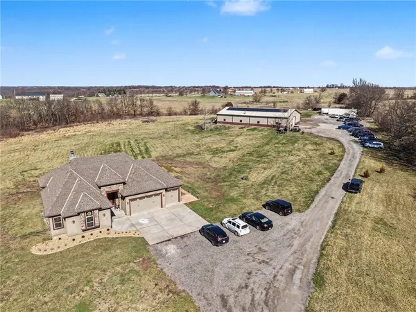 $1,650,000 | 18401 Ssr-w Highway, Smithville, MO 64089