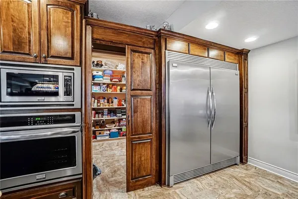 $1,650,000 | 18401 Ssr-w Highway, Smithville, MO 64089
