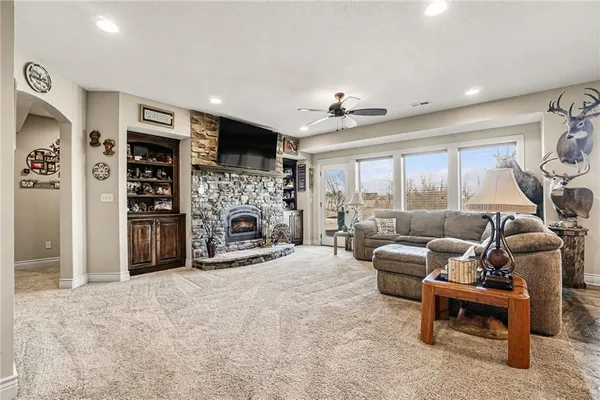 $1,650,000 | 18401 Ssr-w Highway, Smithville, MO 64089