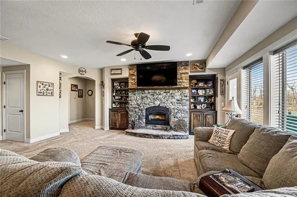 $1,650,000 | 18401 Ssr-w Highway, Smithville, MO 64089