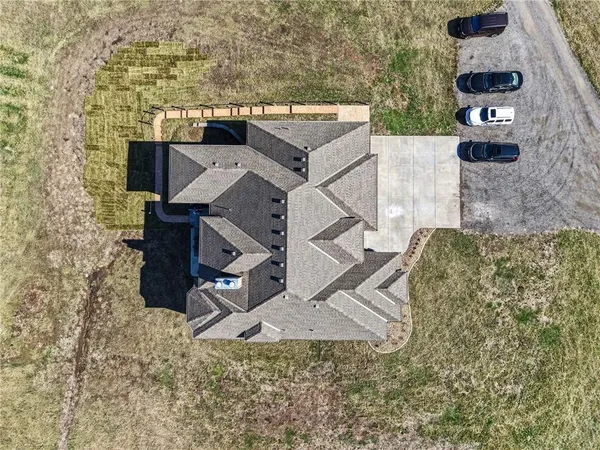 $1,650,000 | 18401 Ssr-w Highway, Smithville, MO 64089