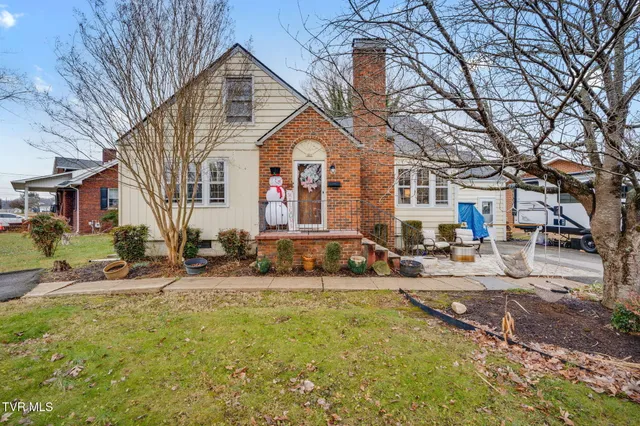 $379,900 | 235 West F Street, Elizabethton, TN 37643