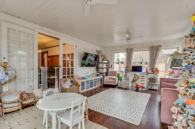 $379,900 | 235 West F Street, Elizabethton, TN 37643