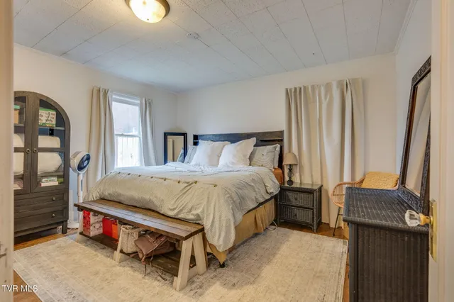 $379,900 | 235 West F Street, Elizabethton, TN 37643